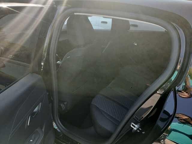 Peugeot 208 motore elettrico 136 CV Allure