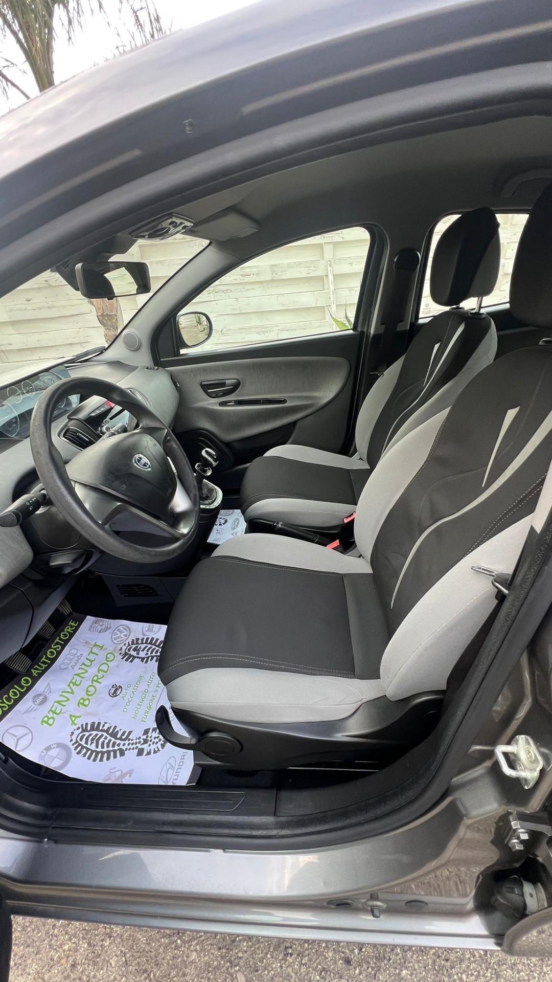 Lancia Ypsilon 5 porte Metano