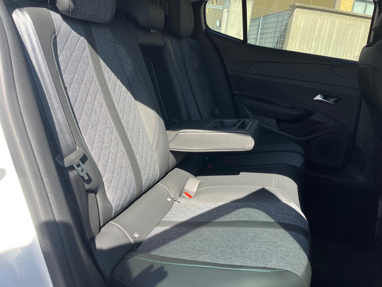 Peugeot 408 PureTech 130 Garanzia 12 mesi