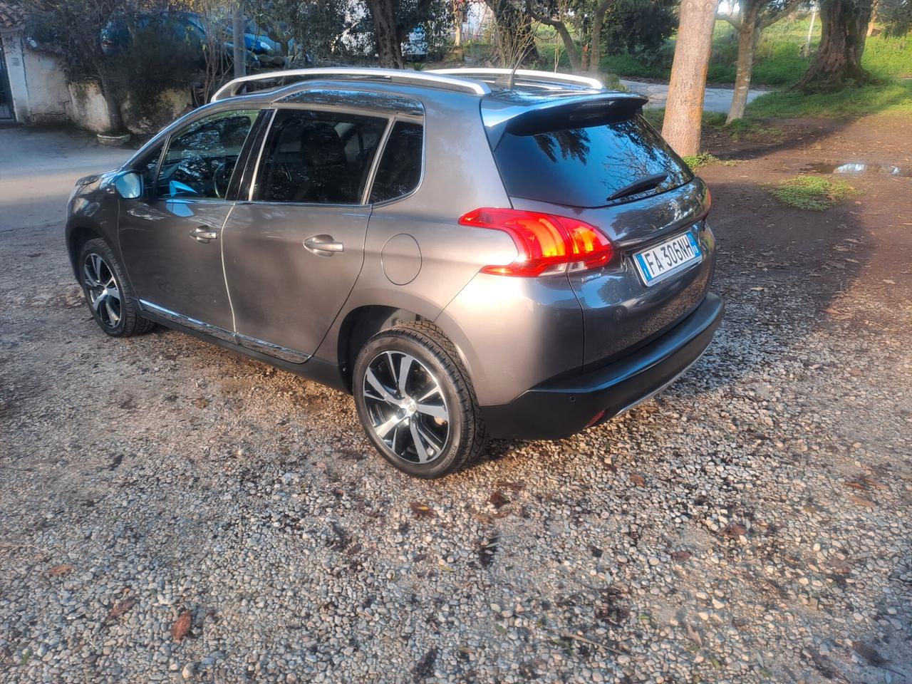 Peugeot 2008 BlueHDi 120 S&S Black Matt