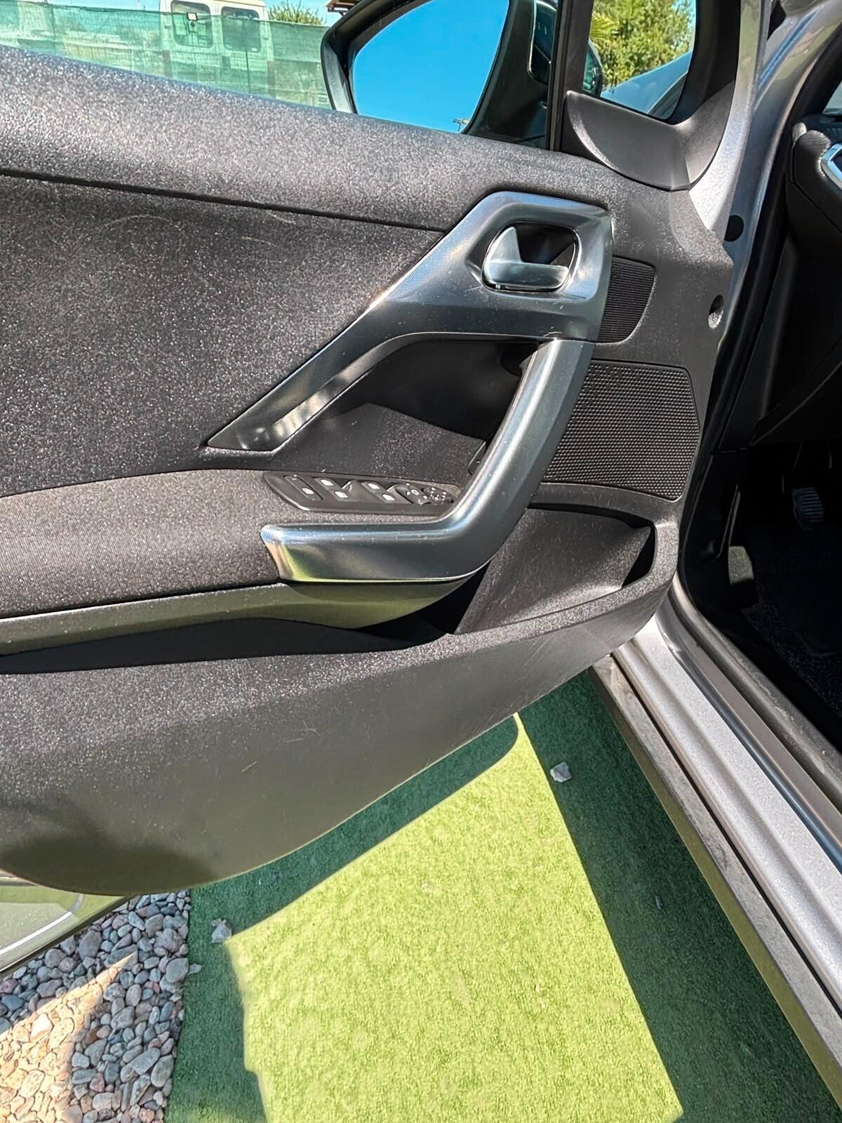 Peugeot 2008 1.5 DIESEL Black Matt