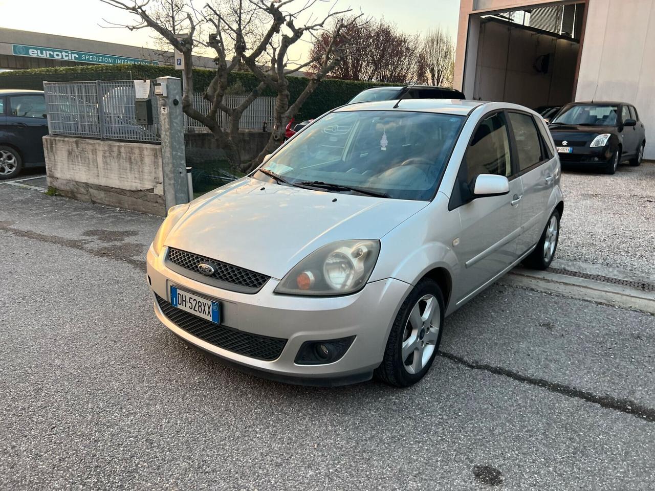 Ford Fiesta 1.4 TDCi 5p. Ghia ok neopatentato