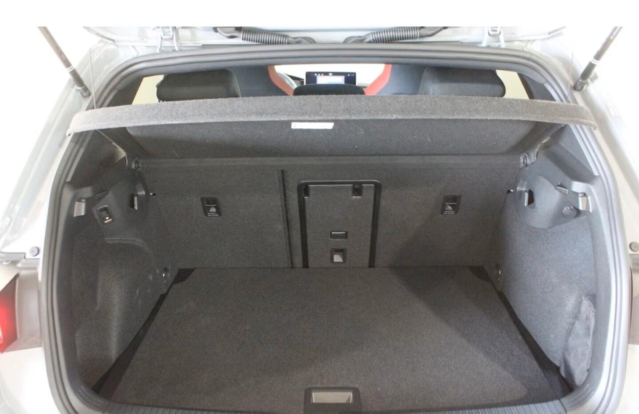 Volkswagen Golf GTI 2.0 TSI DSG 8.5 Black Style 19 AHK TETTO