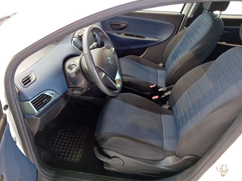Lancia Ypsilon Ypsilon 1.0 FireFly 5 porte S&S Hybrid Platino