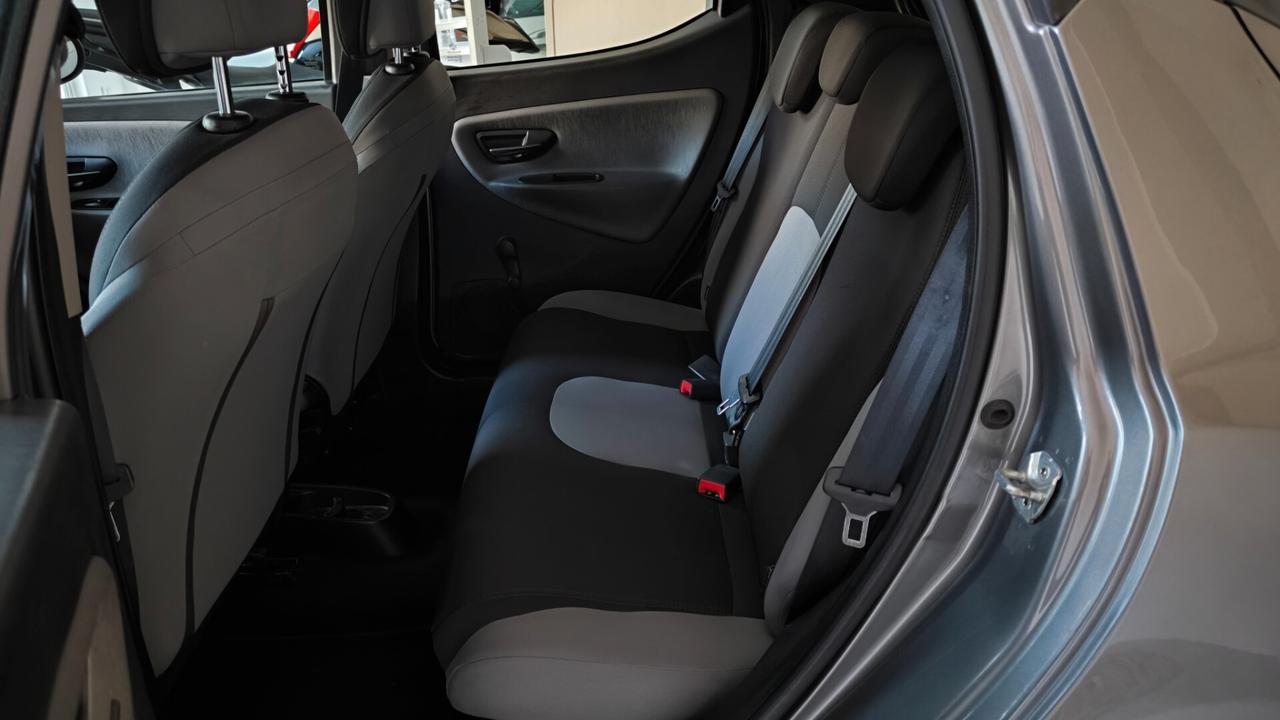 Lancia Ypsilon 1.2 69 CV 5 porte S&S Silver