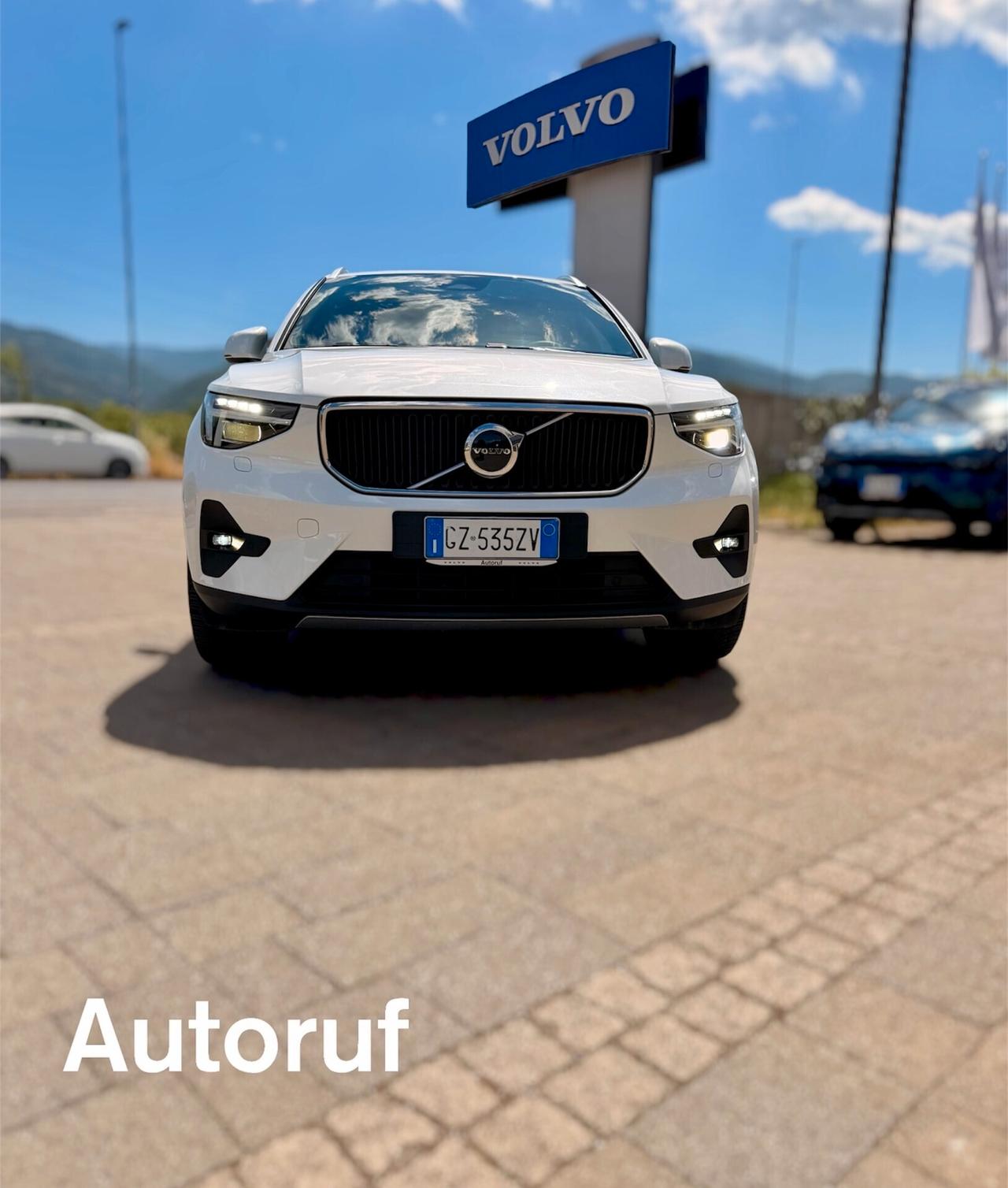 Volvo XC40 Mild Hybrid B3 163cv Crystal White 2025