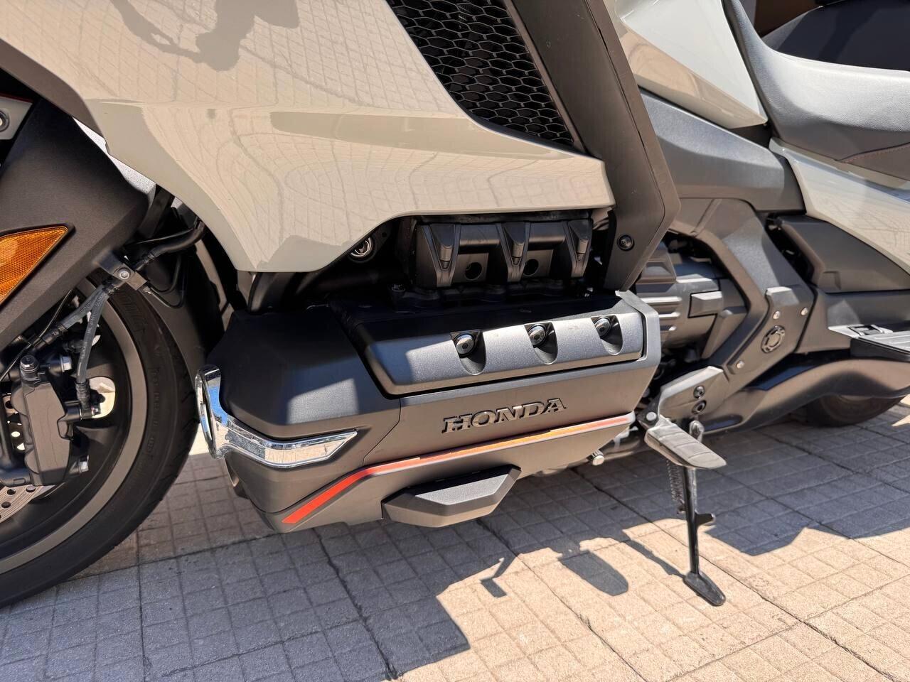 Honda GL 1800 Gold Wing DA 235 € AL MESE