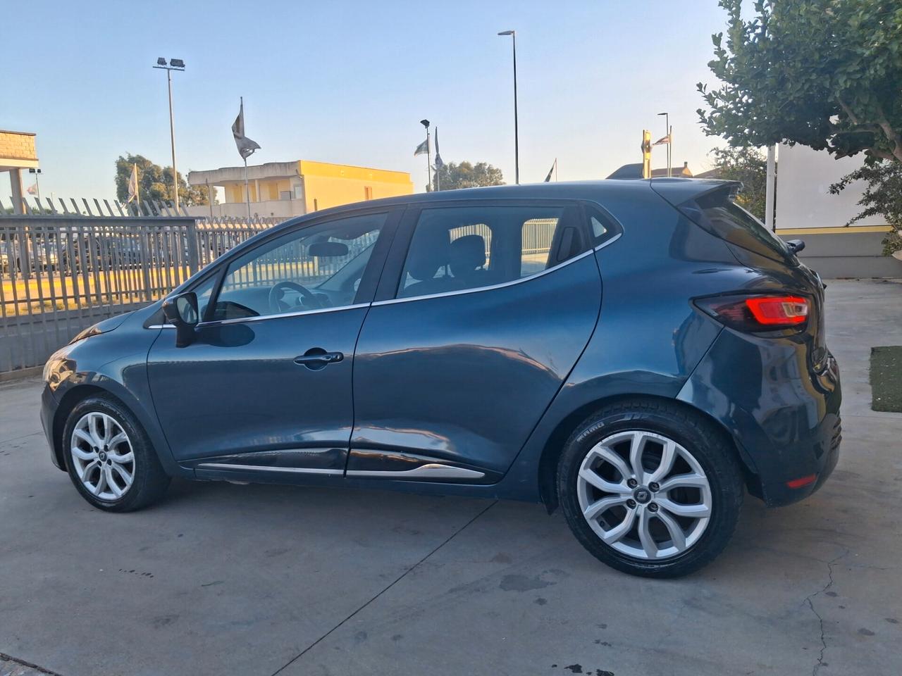 RENAULT Clio Intens 1.200 16v 75cv Km146.000