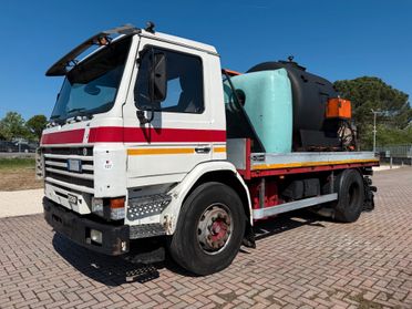 Scania P93.220 Cisterna bitume con asfaltatrice