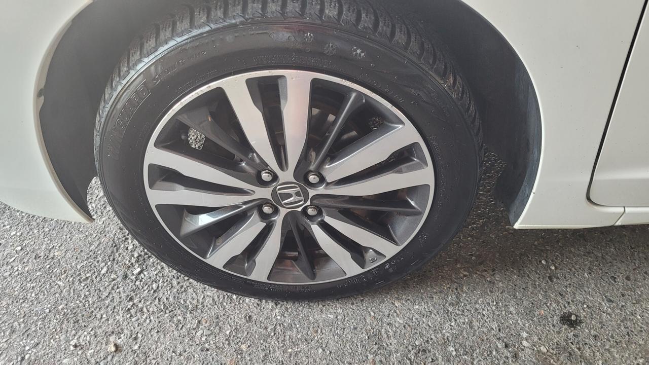 Honda Jazz 1.3 Elegance Navi ADAS