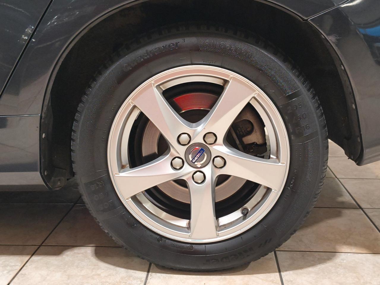 Volvo V60 D2 R-design Momentum 139.000km