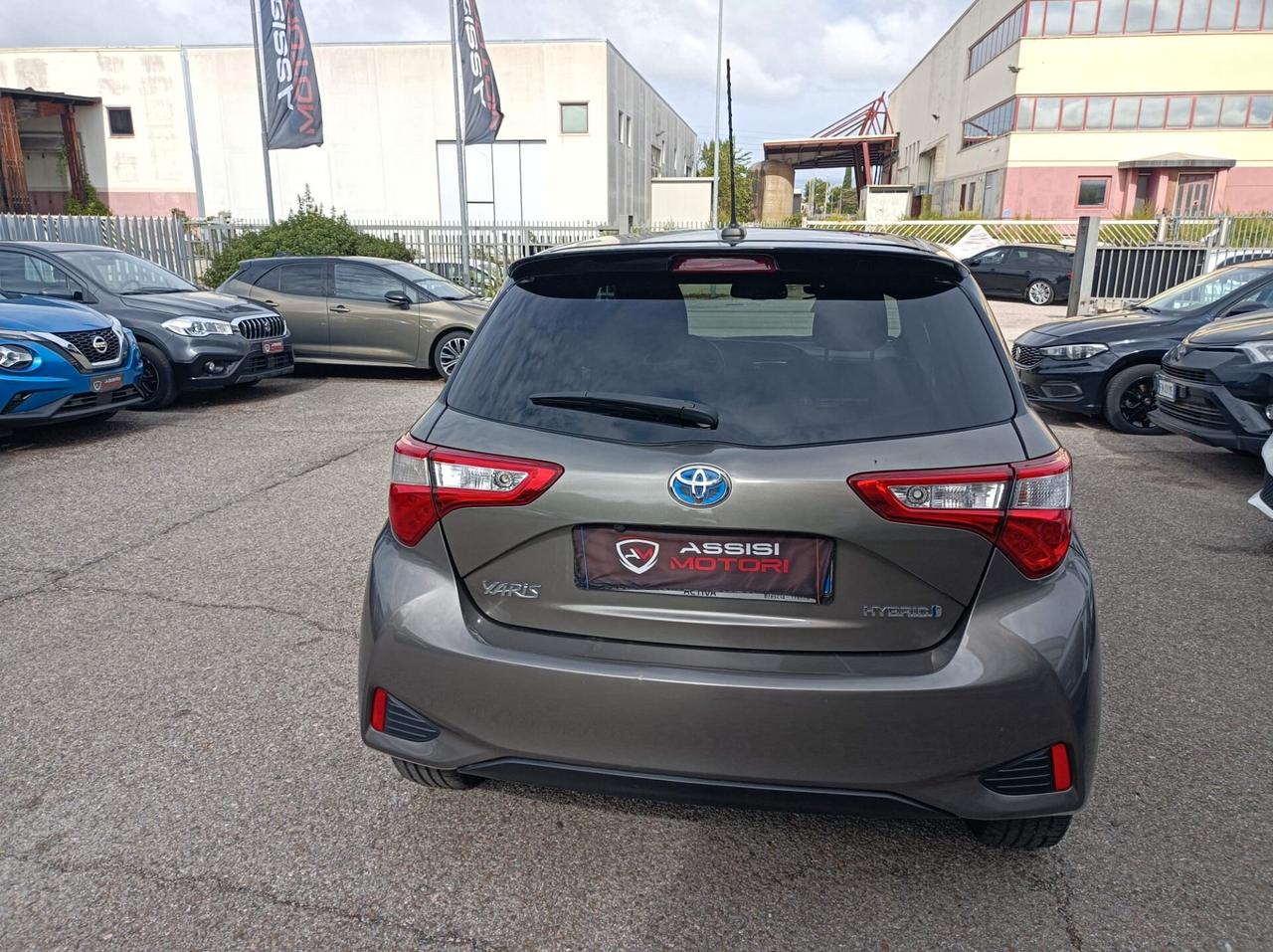 Toyota Yaris 1.5 Hybrid 5 porte Lounge Blue