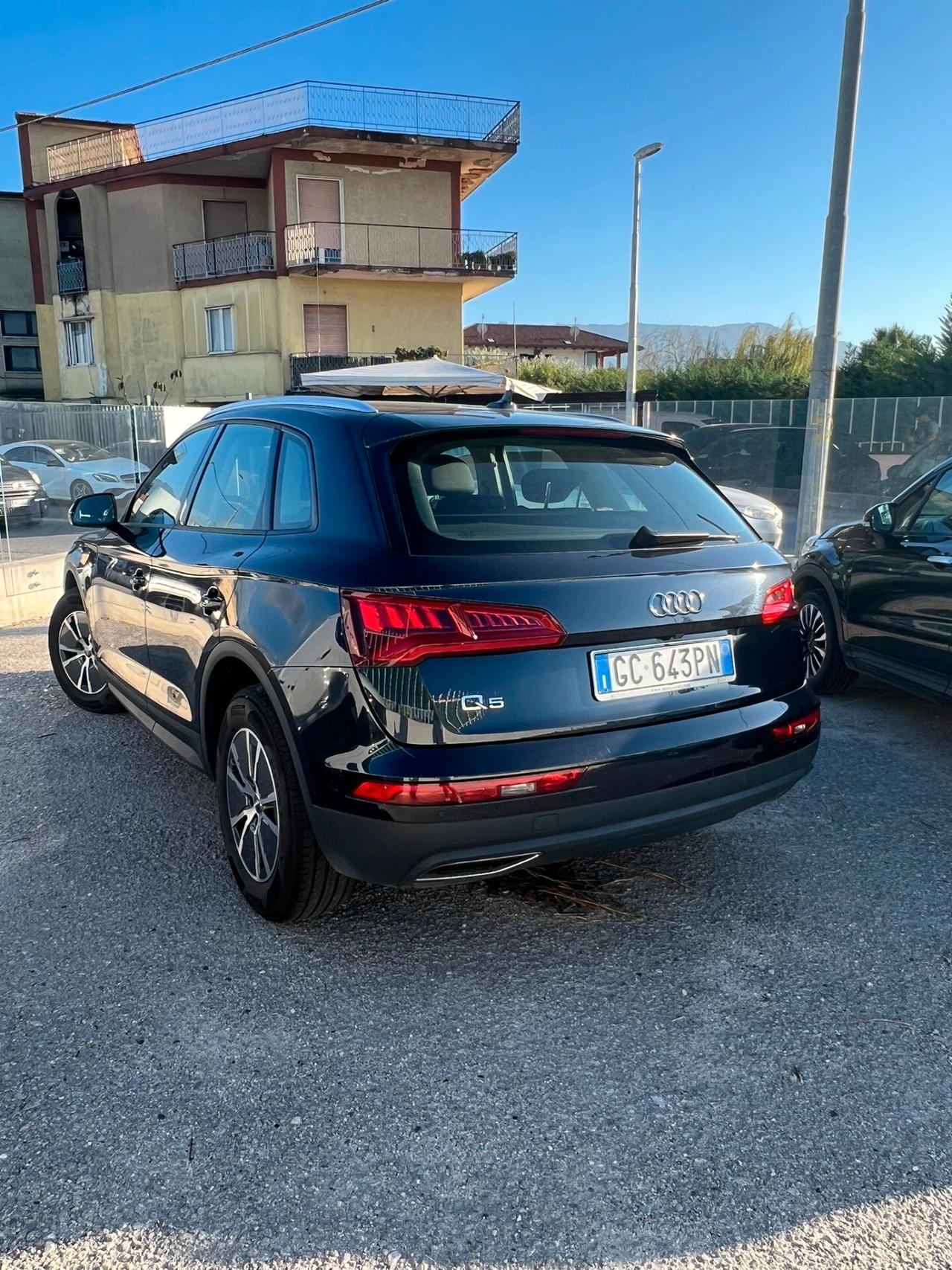 Audi Q5 30 TDI S tronic Business