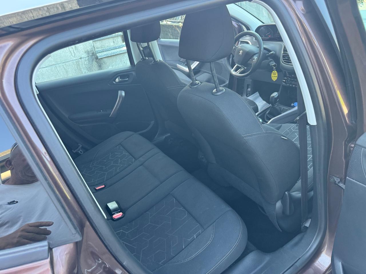Peugeot 2008 1.6 e-HDi 92 CV neopatentati