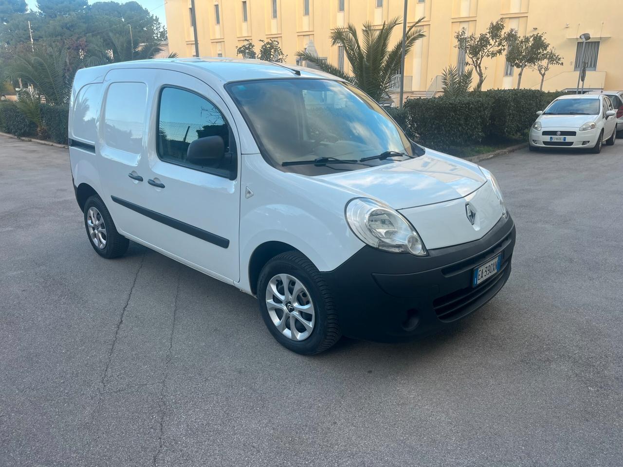 Renault Kangoo 1.5 dCI Cv 70 Km 80,000 Da Vetrina