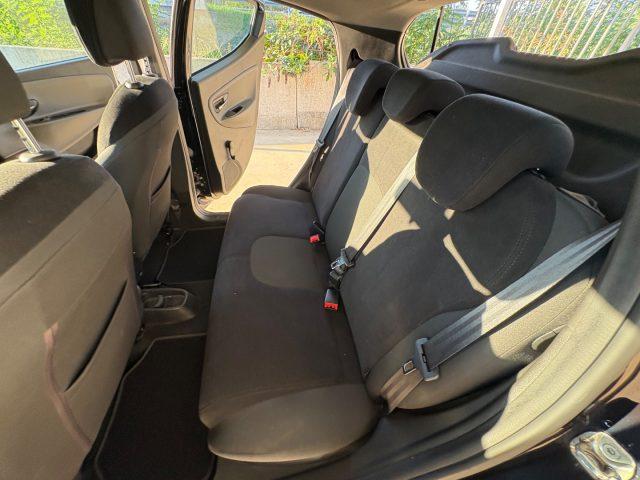 LANCIA Ypsilon 1.2 69 CV 5 porte Silver OK NEOPATENTATI