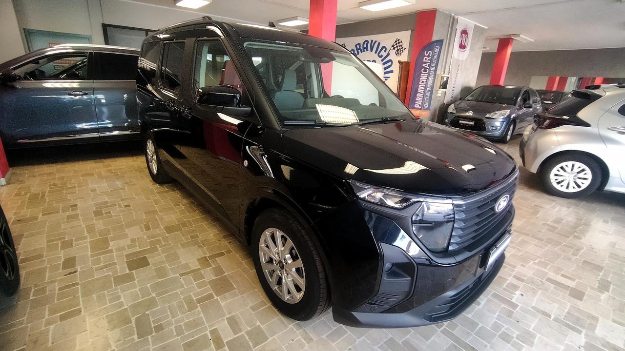 Ford Tourneo Courier 1.0 EcoBoost Titanium