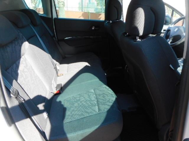 Peugeot 3008 1.6 HDi 115CV Allure AUTOMATIK