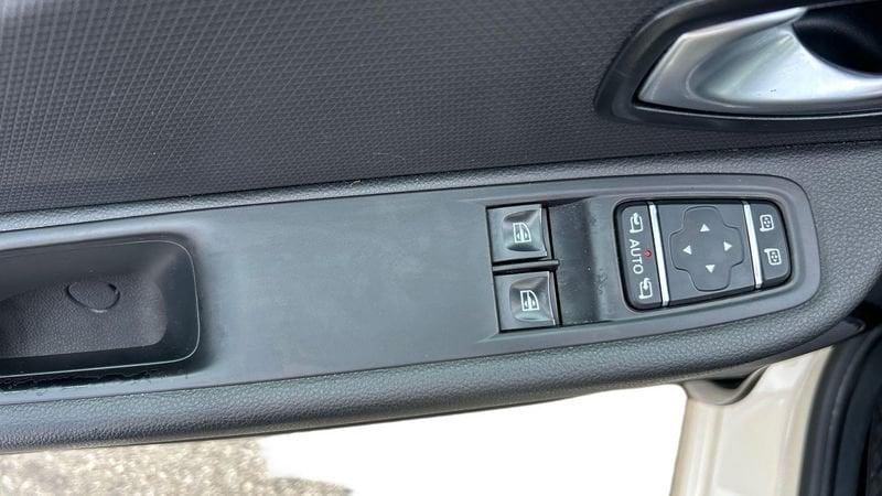 Renault Clio 5 Porte 0.9 TCe Energy GPL 90cv Zen 0.9 tce energy Zen Gpl 90cv