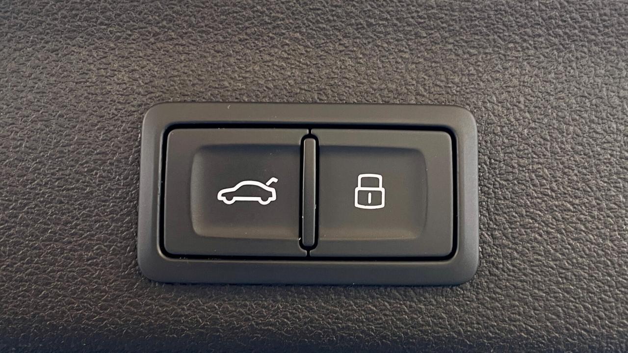 AUDI A6 AVANT 40 2.0 TDI S-TRONIC DESIGN 204CV - TETTO VIRTUAL COCKPIT, PELLE, PACCHETTO LUCI