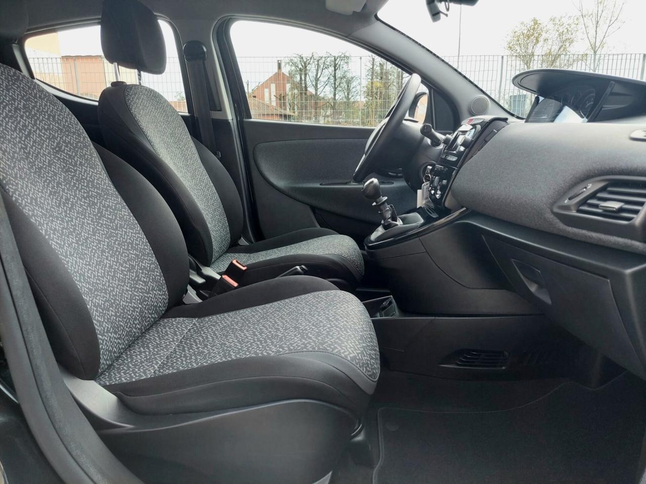 LANCIA Ypsilon 1.0 FireFly Hybrid Silver - 2023