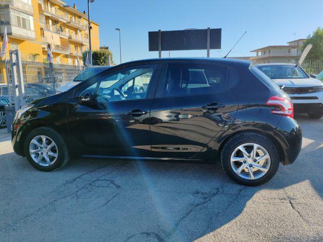 PEUGEOT 208 1.4 8V HDi 68CV 5p. Allure Autocarro 5 posti