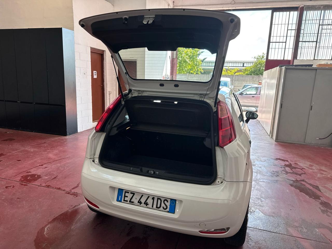 Fiat Punto 1.4 8V 5P NATURAL POWER LOUNGE