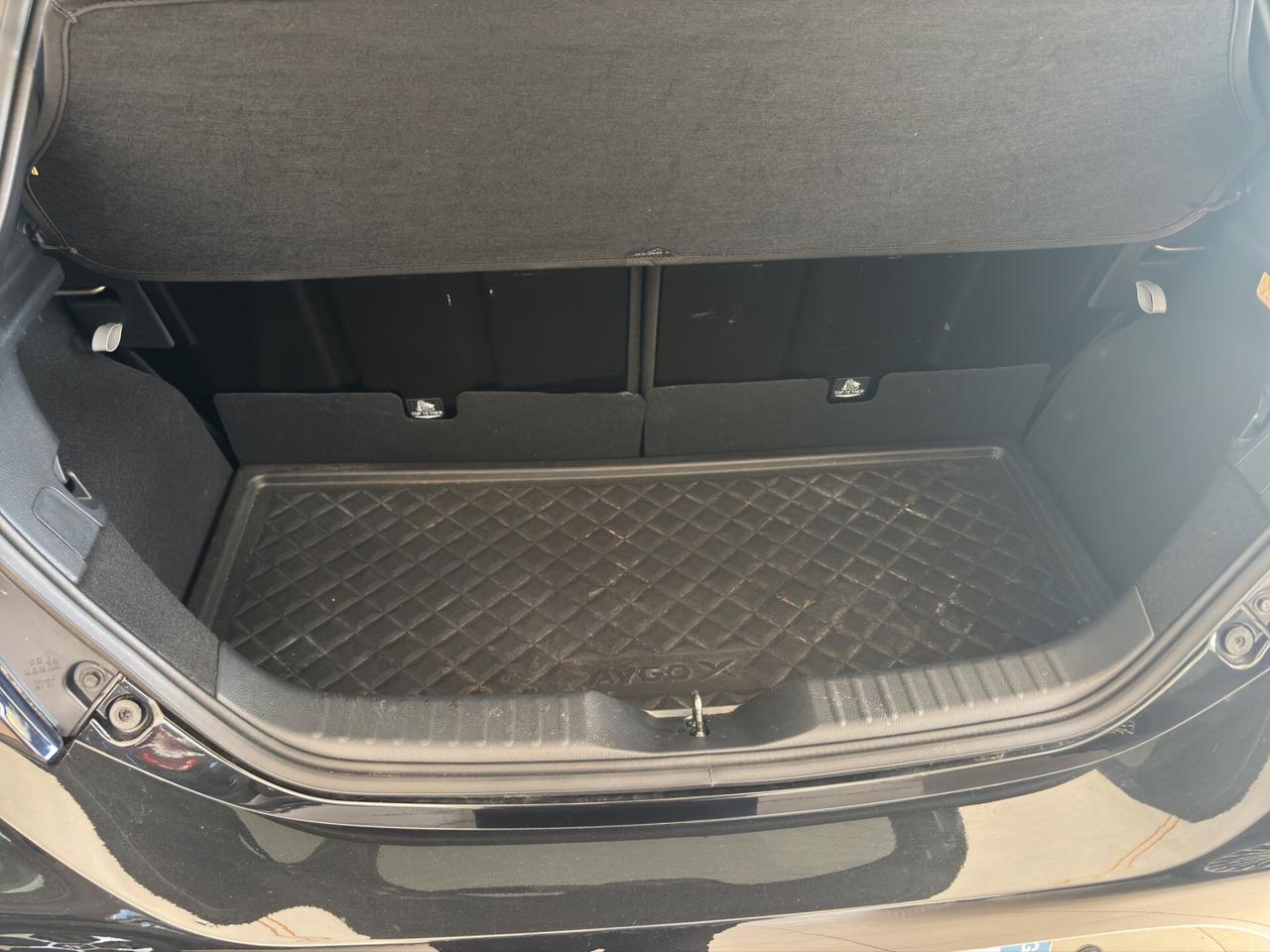 Toyota Aygo X 1.0 VVT-i 72 CV 5 porte Lounge S-CVT