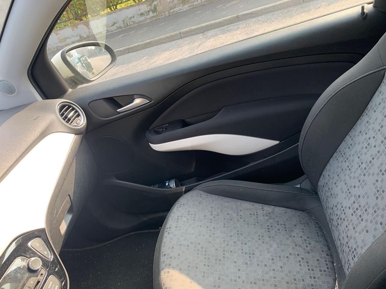 Opel Adam 1.2 Benzina Km 66.000 Con Paraurti e Faro Rovinati