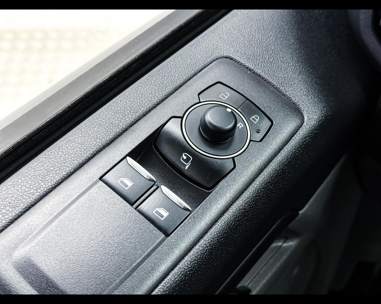 FORD Tourneo Custom 2ªs - Tourneo Custom 320 2.0 EcoBlue 170CV aut. PL Titanium