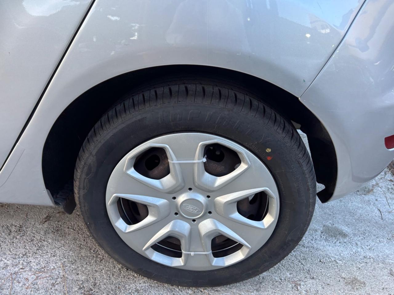 Ford Fiesta 1.4 5 porte Bz.- GPL Business