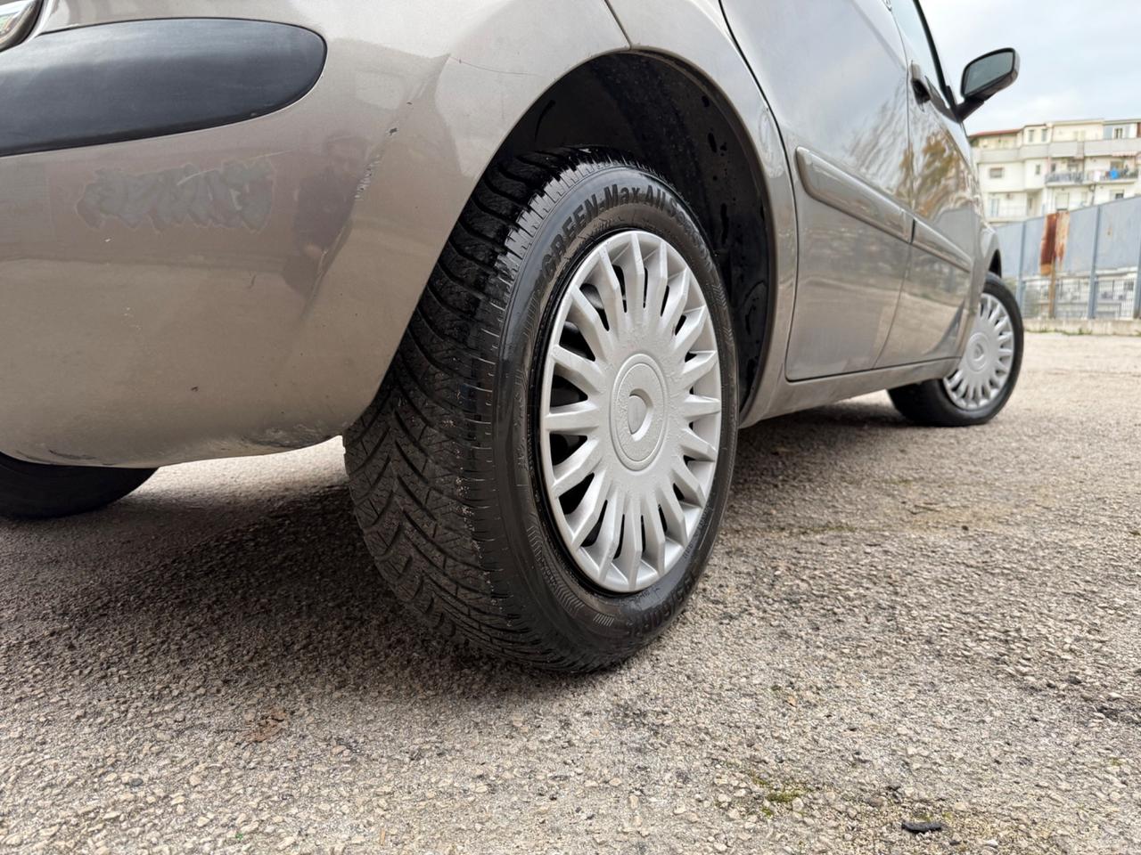 Lancia MUSA 1.3 Multijet Full puntini di grandine