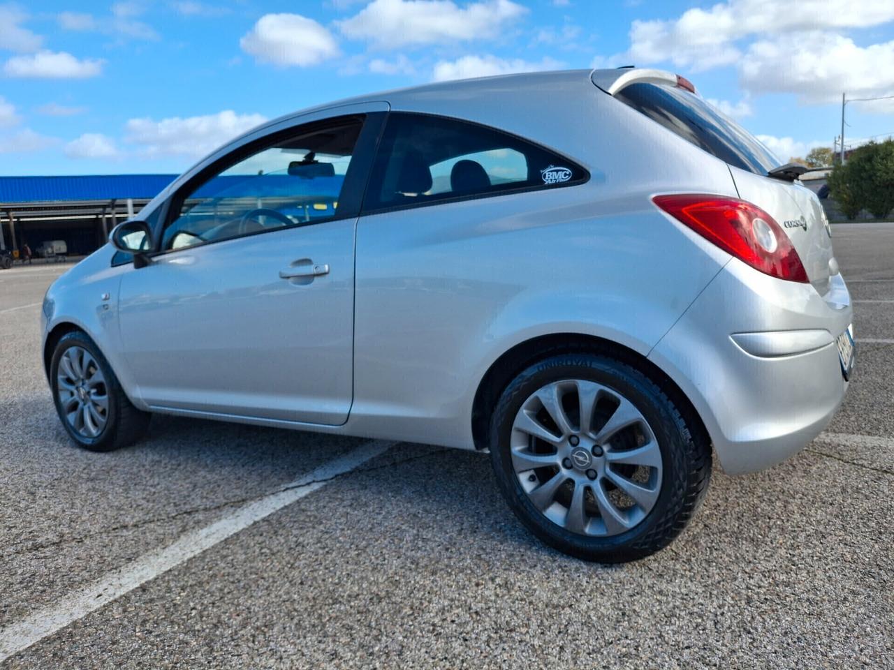 OPEL CORSA 1.2 Benzina Sport-OK NEOPATENTATI-