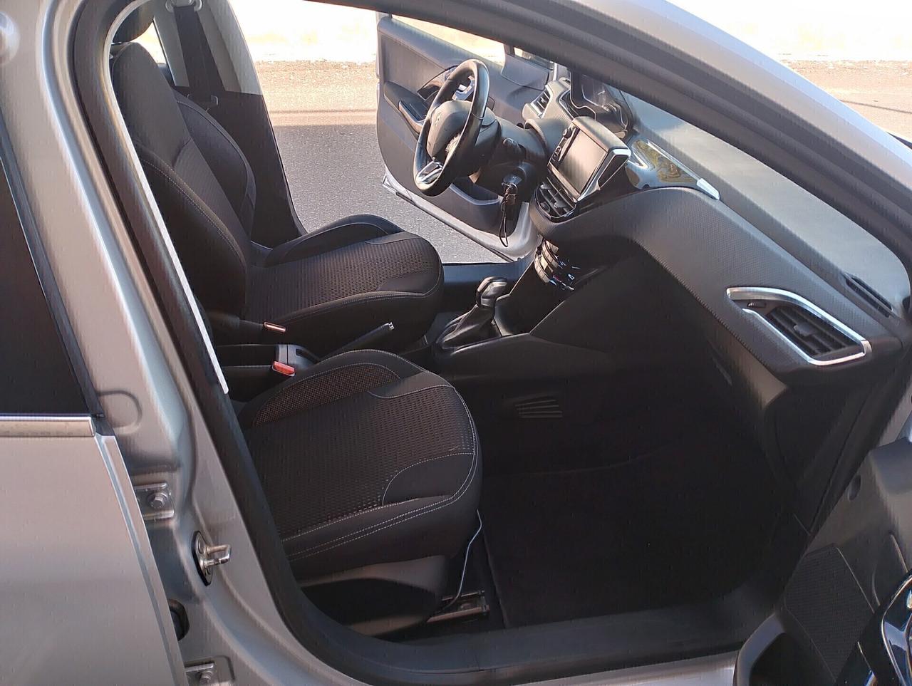 Peugeot 208 BlueHDi 75 Allure neo patentati