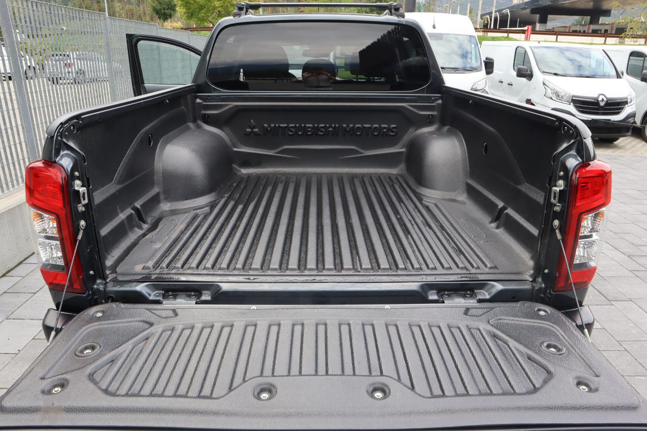 L200 2.3 Double-Cab Gancio traino Camera