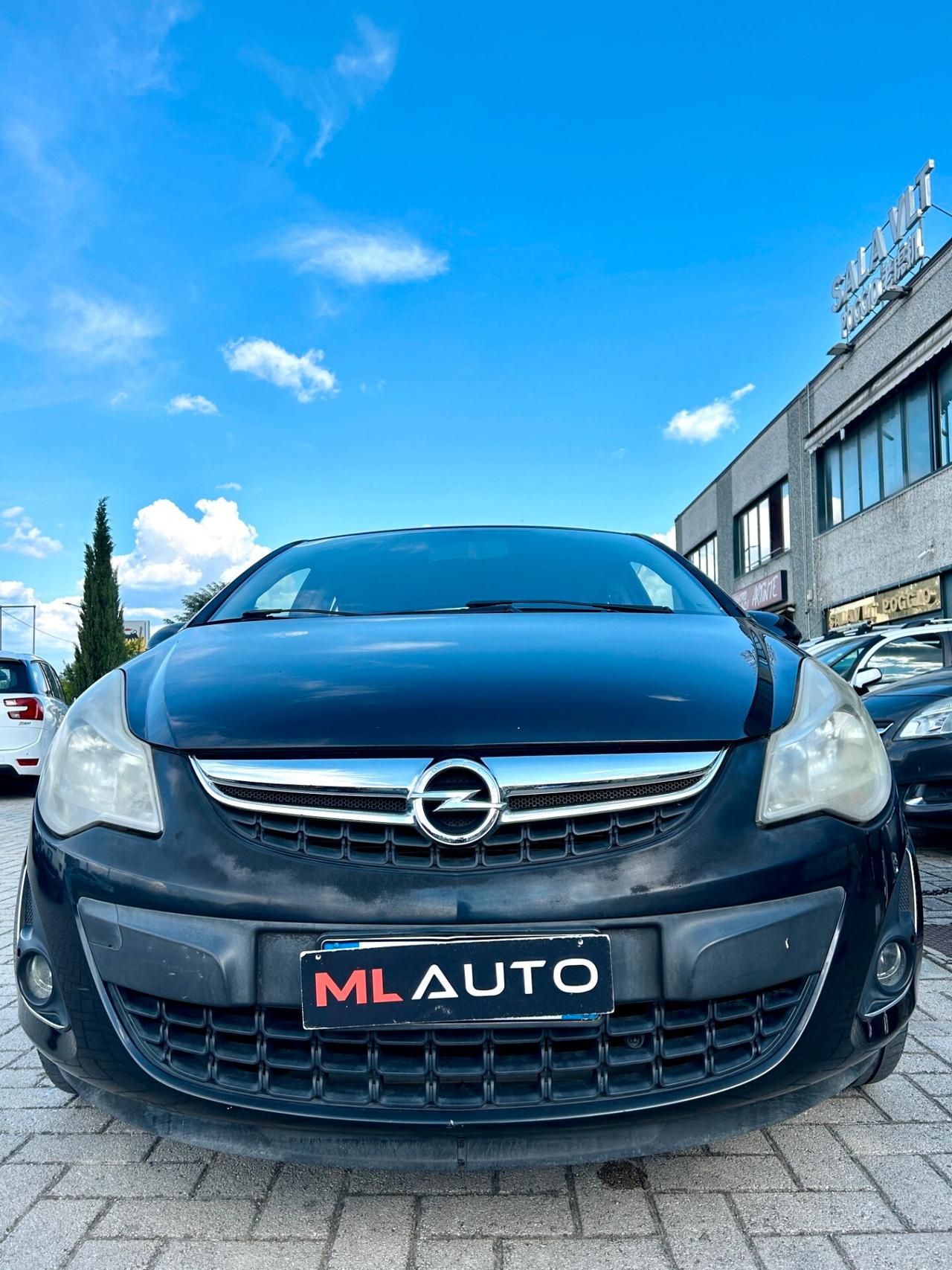 Opel Corsa 1.2 5 porte Cosmo - OK NEOPATENTATI