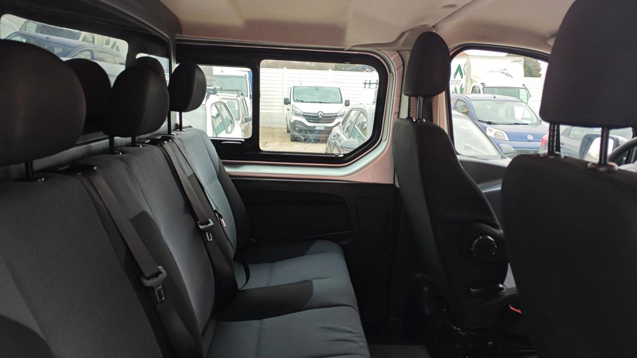 Opel Movano Vivaro L1H1 6 posti