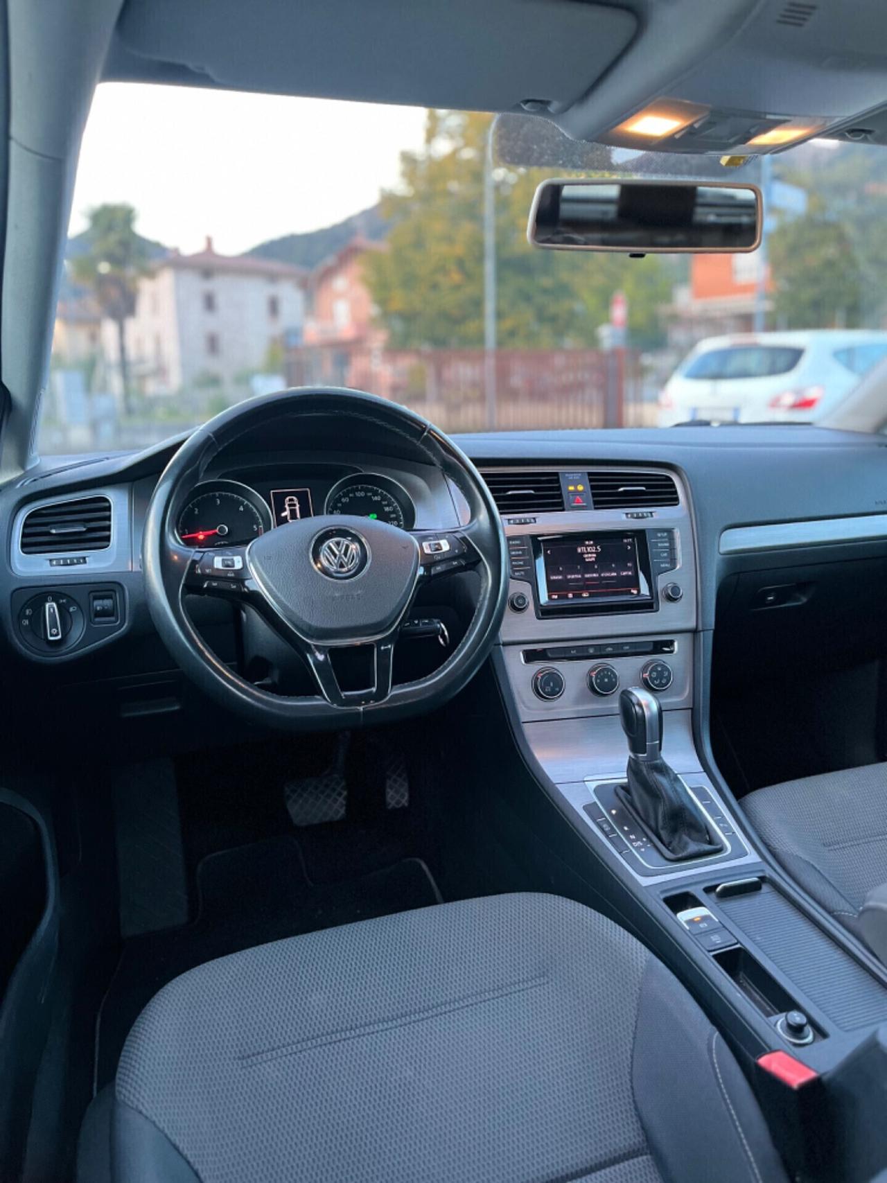 Volkswagen Golf 7 1.6 TDI DSG PERFETTA NEOPATENTATI