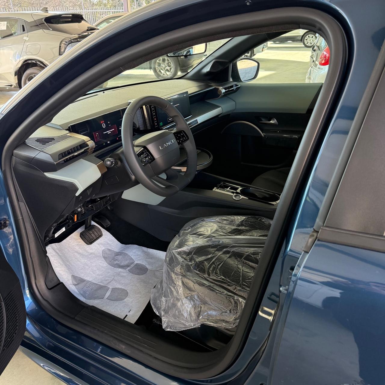 Lancia Ypsilon Hybrid e-DCT