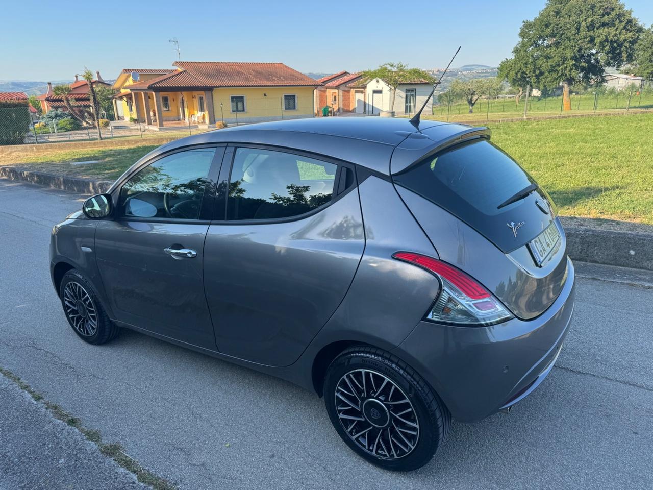 Lancia Ypsilon 1.2 69 CV 5 porte S&S Gold