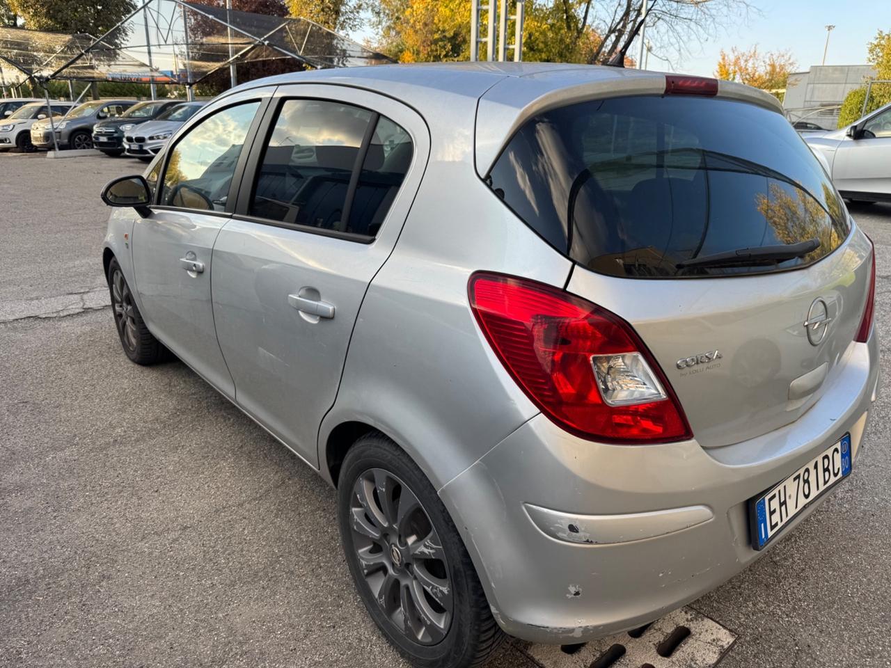 Opel Corsa 1.2 5 porte Cosmo