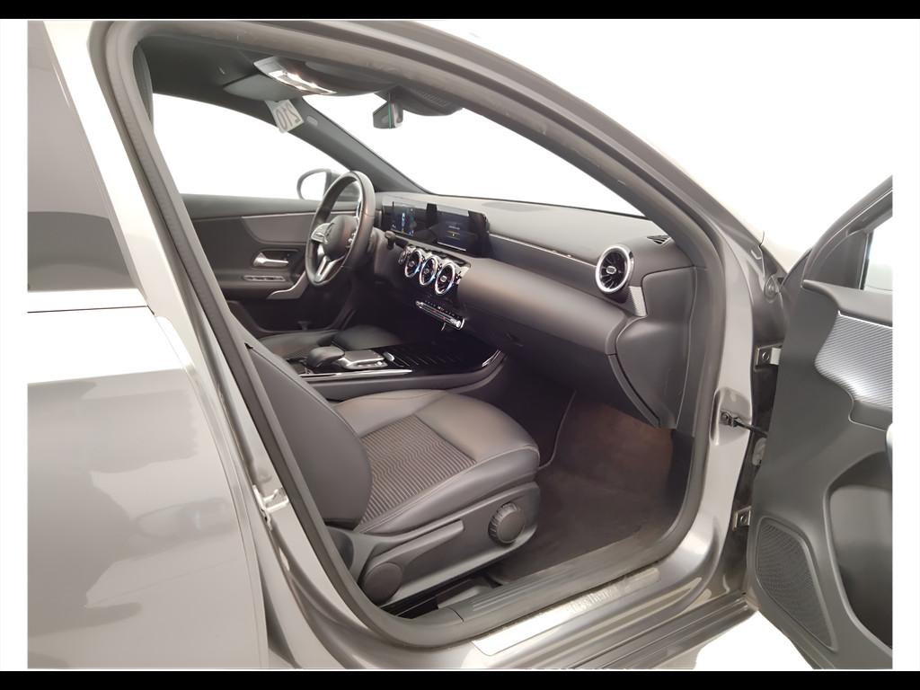 Mercedes-Benz Classe A - W177 2018 - A 180 d Sport auto