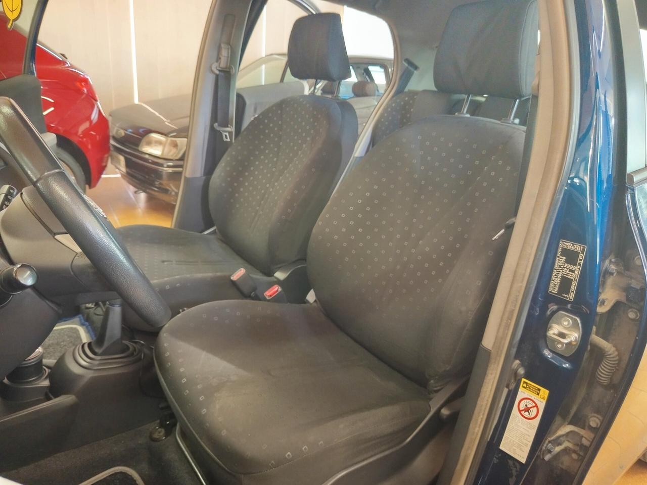 Toyota Yaris 1.0 5 porte, 126 Mila chilometri ok neopatentati
