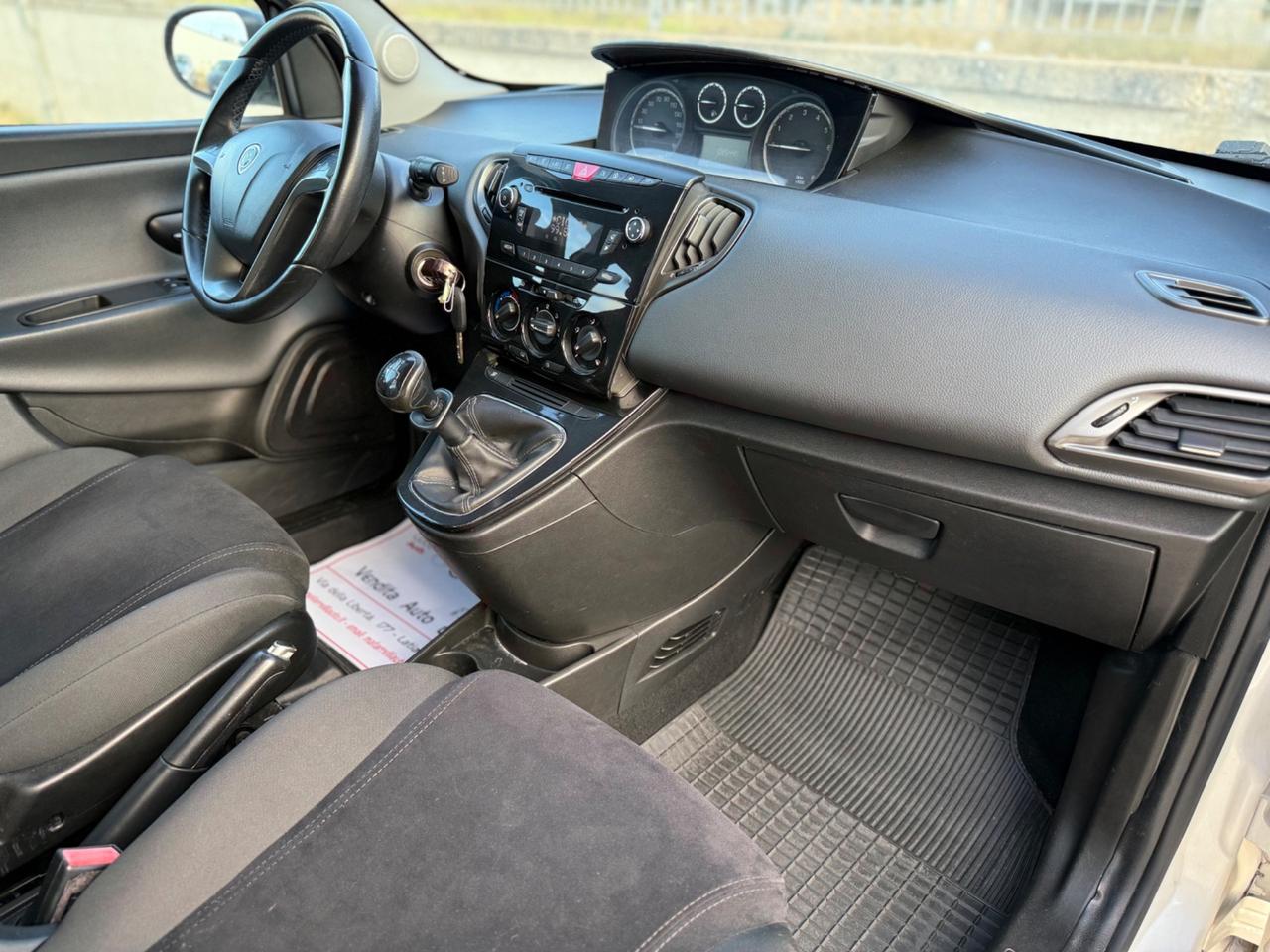 Lancia Ypsilon 1.2 69 CV 5 porte S&S Platinum