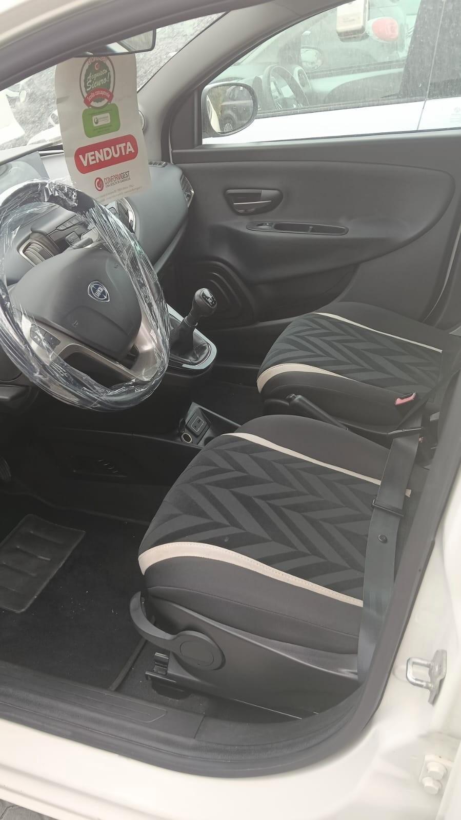 Lancia Ypsilon 1.3 MJT 16V 95 CV 5 porte S&S Gold