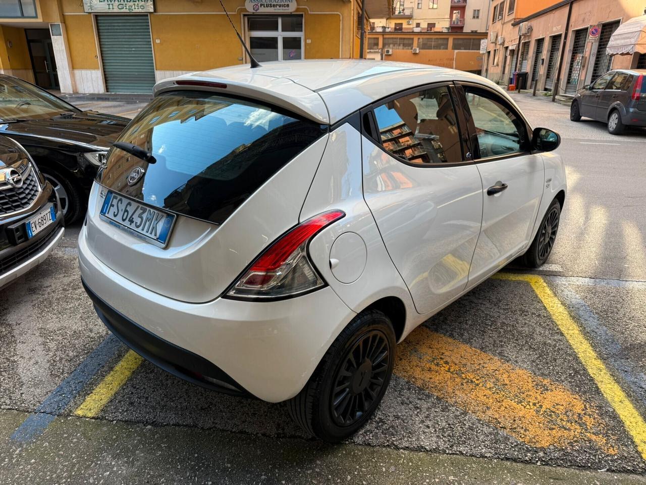 Lancia Ypsilon 1.2 69 CV 5 porte GPL Ecochic Gold