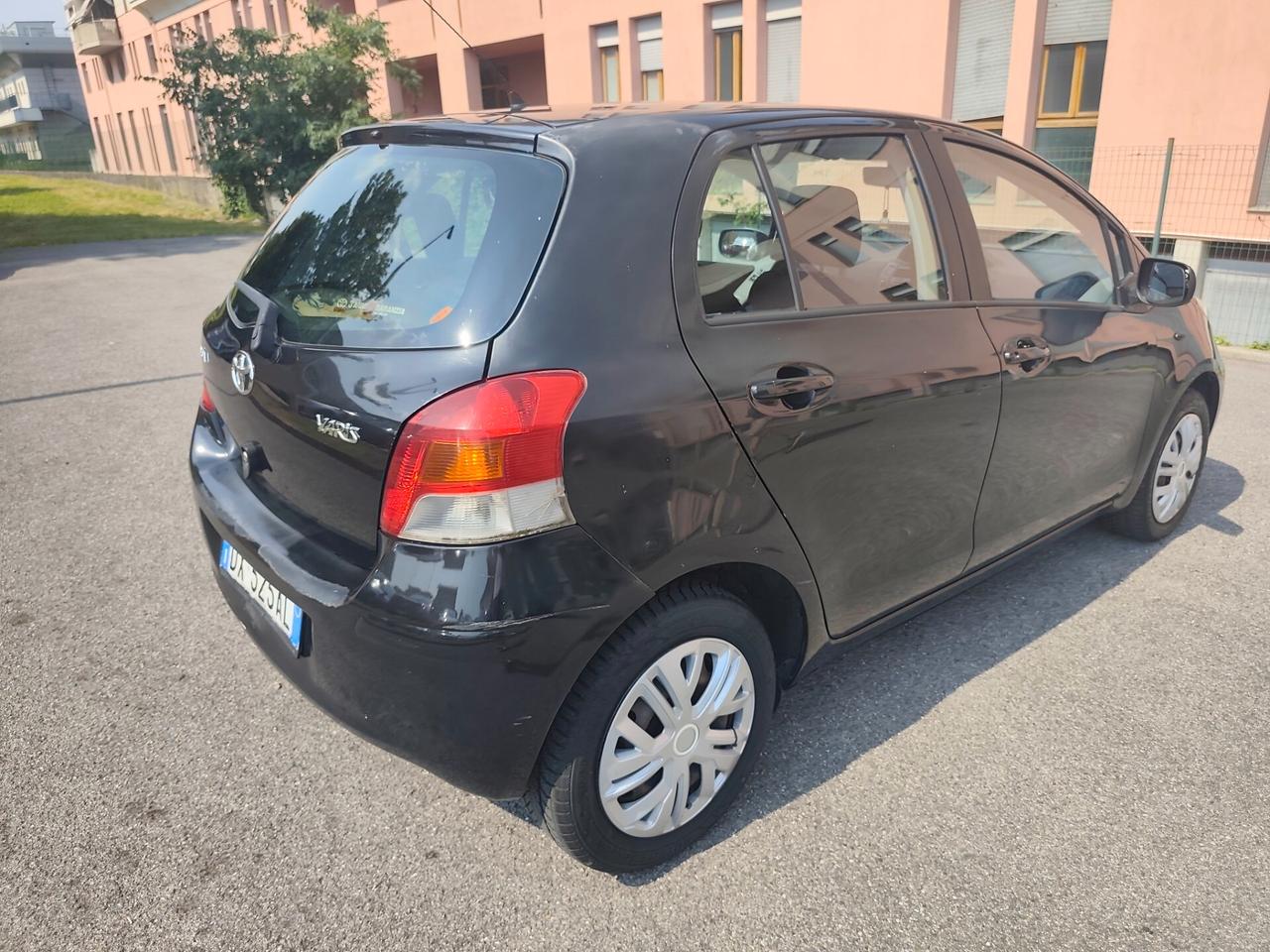 Toyota Yaris 1.0 Benz euro 4 5 porte