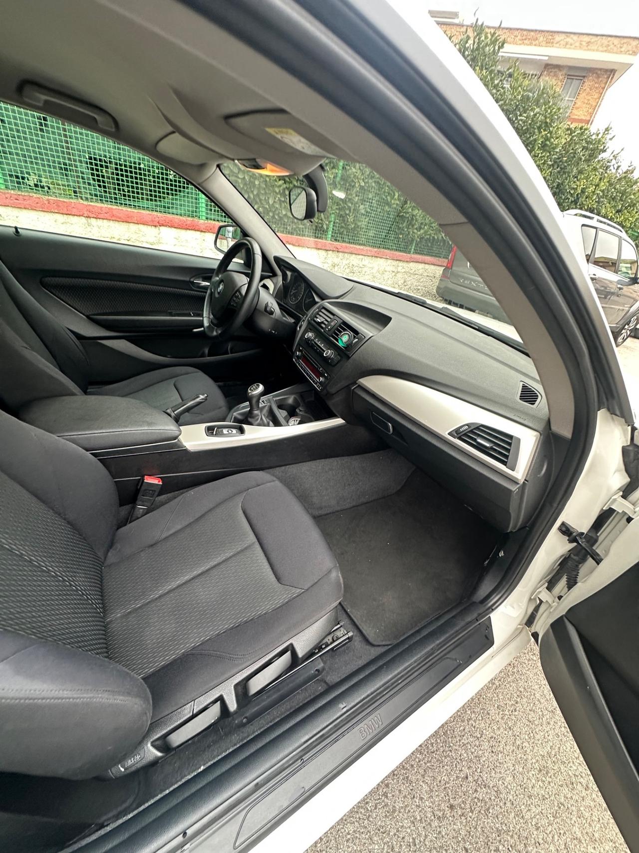 Bmw 114 114d 3p. Unique