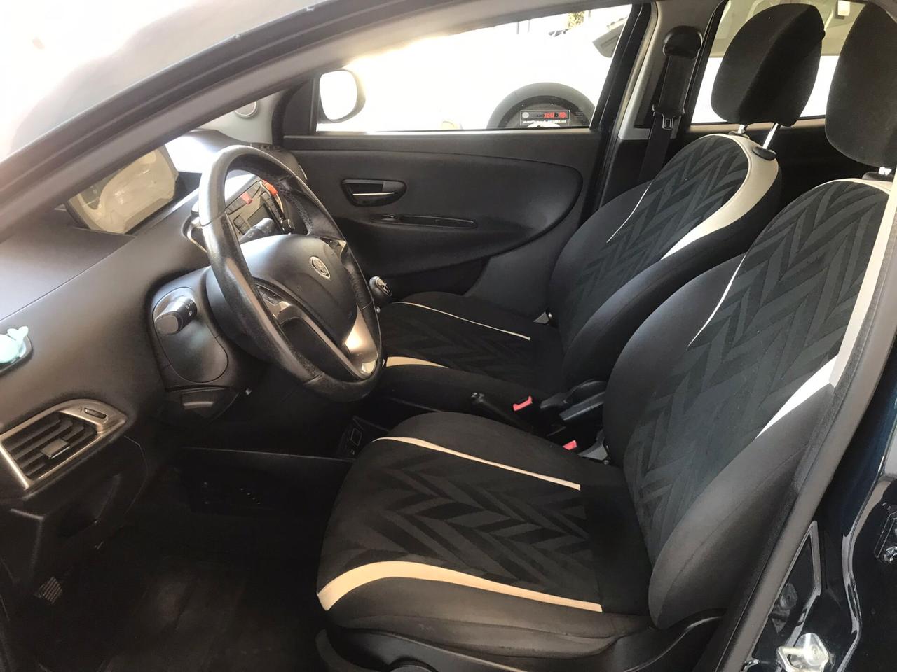 Lancia Ypsilon 1.2 69 CV 5 porte Opening Edition