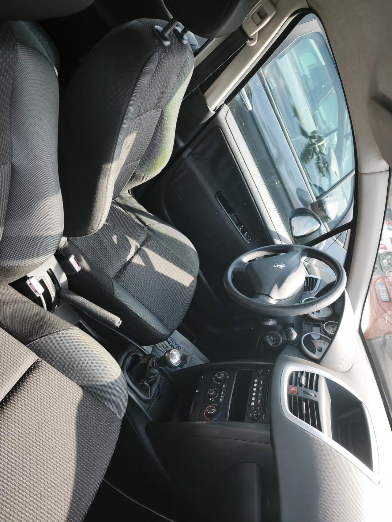 Peugeot 207 1.4 8V 75CV 5p. Energie Sport ECO GPL